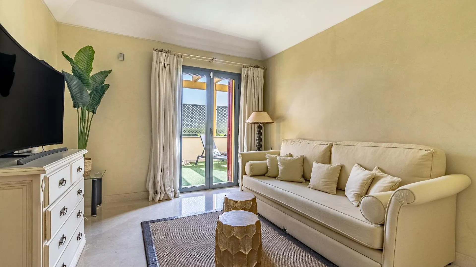 Polo Royale Waterfront Luxury Apt - 3 Terraces And Pool Sotogrande 0*,  Ισπανία