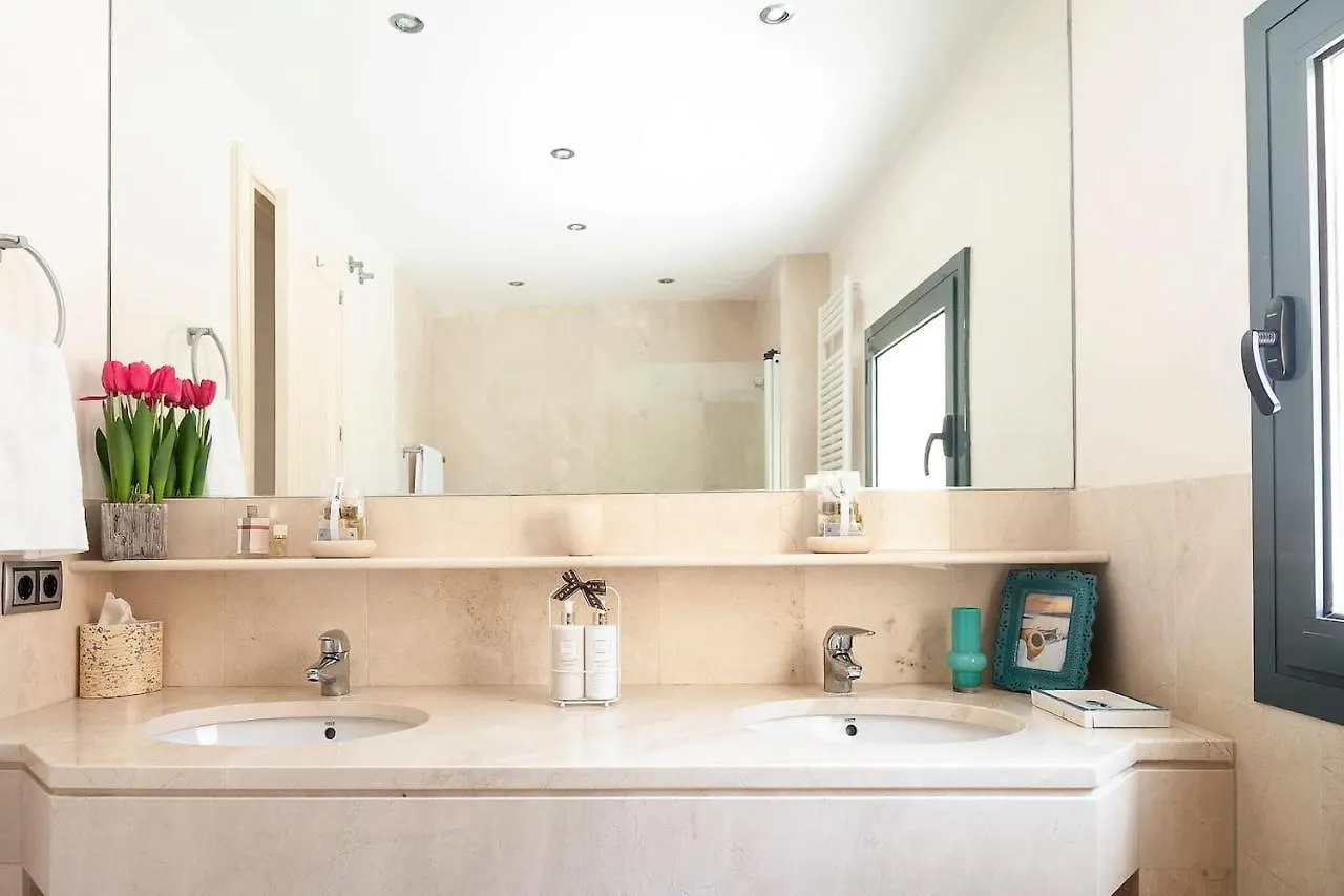 Polo Royale Waterfront Luxury Apt - 3 Terraces And Pool Sotogrande 0*,  Ισπανία